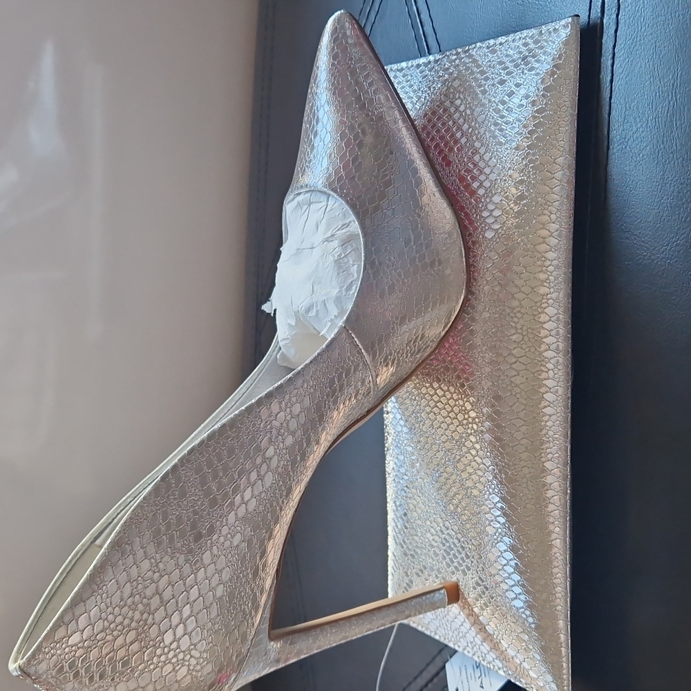 Aldo Elegant Silver Stiletto Heels With Matching Clutch. - Picture 7 of 15